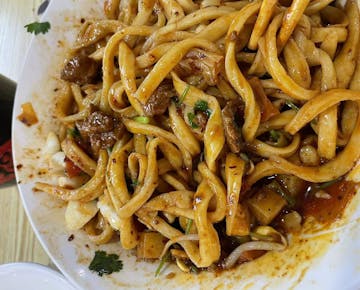 Volunteer food in Chine with IVHQ
