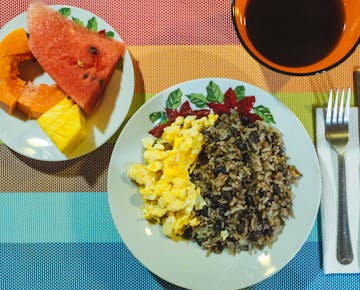 Volunteer breakfast in Costa Rica with IVHQ