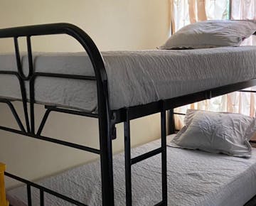 IVHQ volunteer accommodation bedroom in Manuel Antonio, Costa Rica