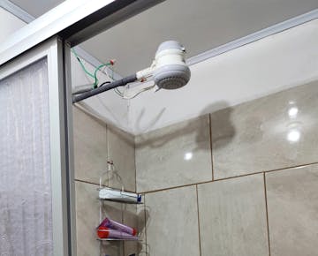 IVHQ accommodation homestay shower facilities in San Jose, Costa Rica