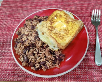 Meals provided at the IVHQ volunteer project homestay in Costa Rica
