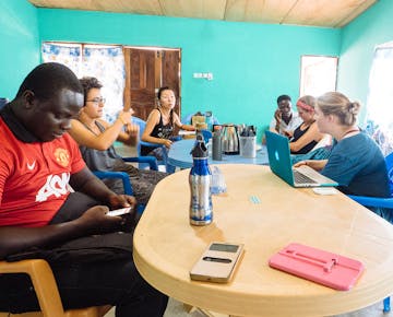 Volunteer dining room in Ghana with IVHQ