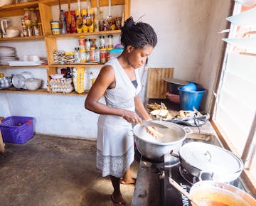 IVHQ volunteer accommodation kitchen in Ghana