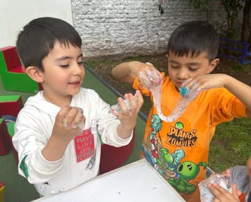Volunteer on childcare project in Cusco with IVHQ