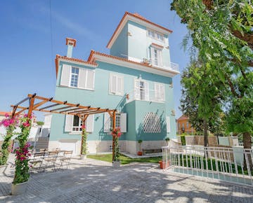 IVHQ volunteer beach accommodation in Portugal