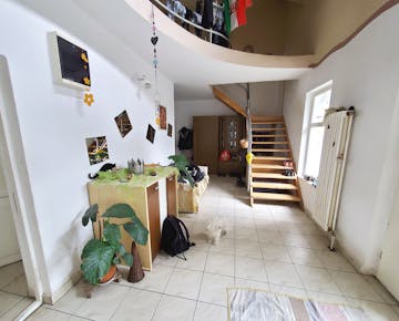 Volunteer accommodation entrance in Romania with IVHQ