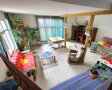 IVHQ Romania volunteer accommodation common area