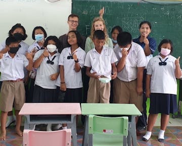 Teaching English IVHQ volunteer project in Thailand