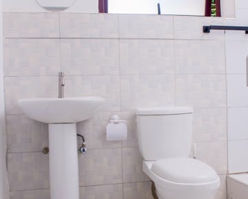 Bathroom in the Zambia volunteer house with IVHQ
