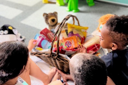 Volunteer on the Young Mom’s Support volunteer project with IVHQ in Portugal